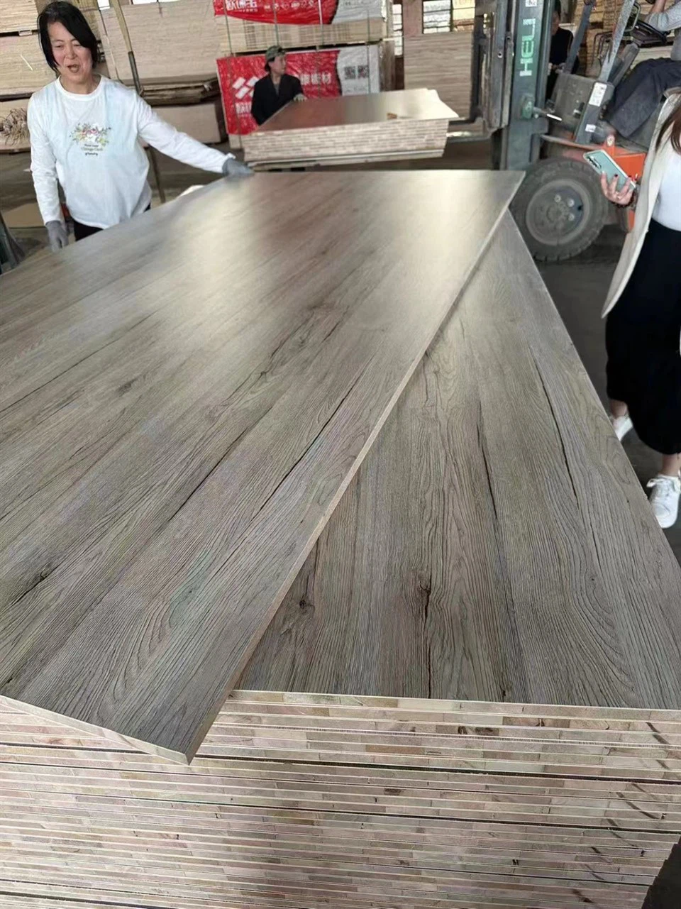 Melaminová překližka, melaminem potažená překližka